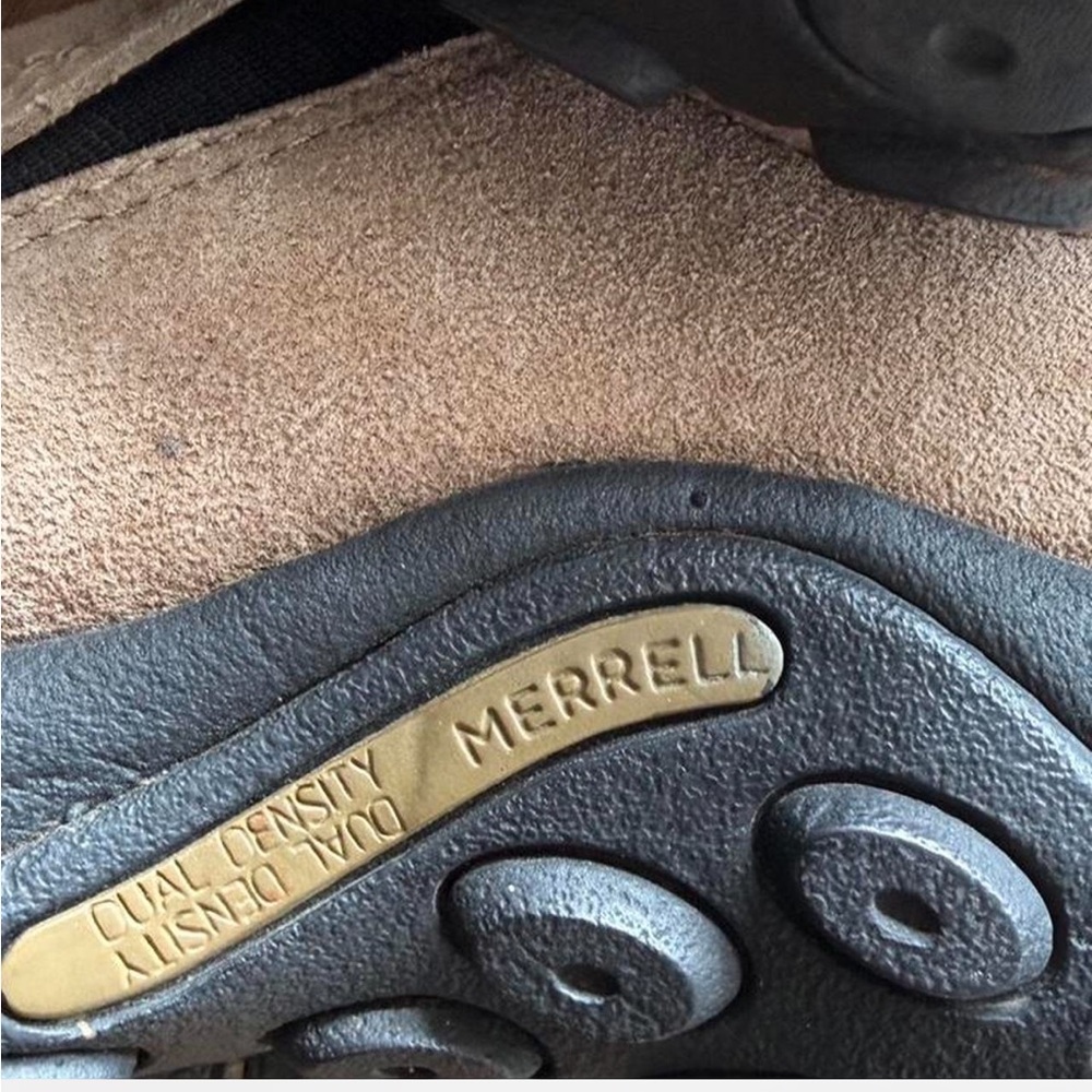 Merrell Tan Suede Slip-On Hiking Shoes Great Traction for Hiking! - Picture 6 of 9